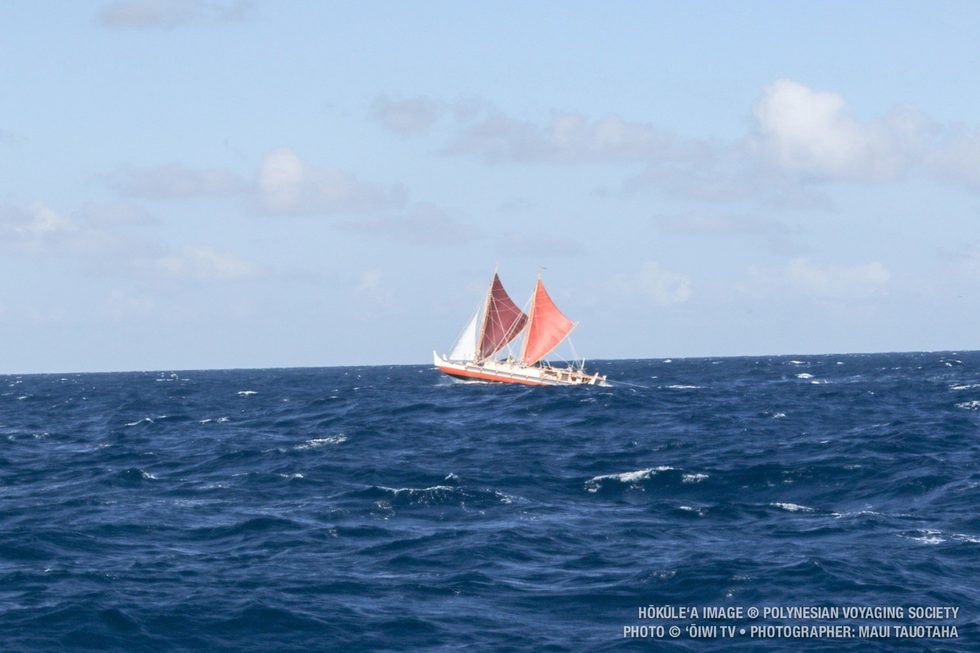 Māmā Hōkū launching out of the water, gettin’ on the giddy up!
