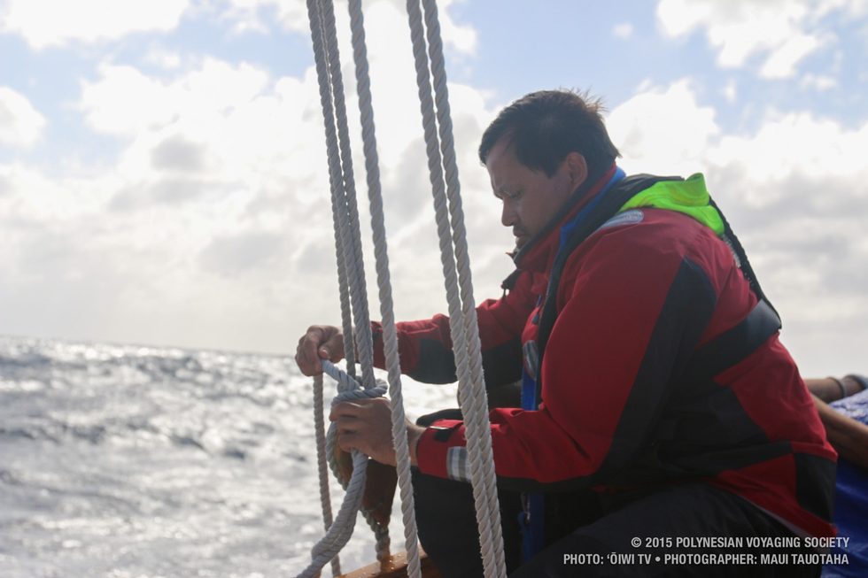 Matahi getting ready to alu a back stay