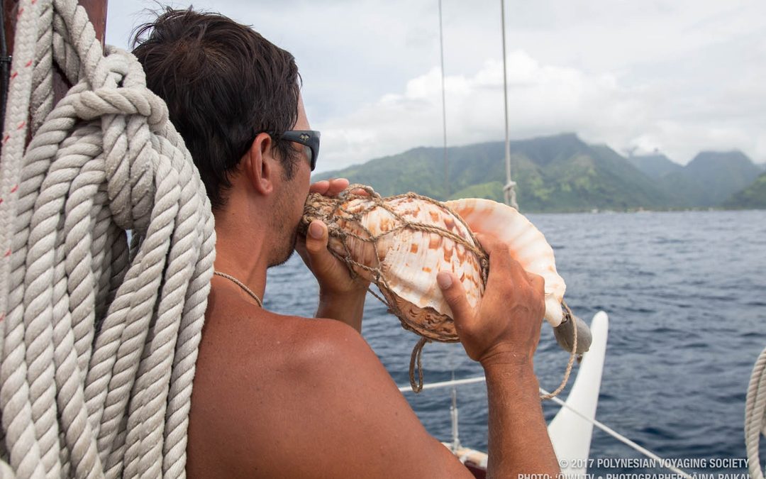 Hōkūle‘a and Hikianalia Arrive in Tahiti