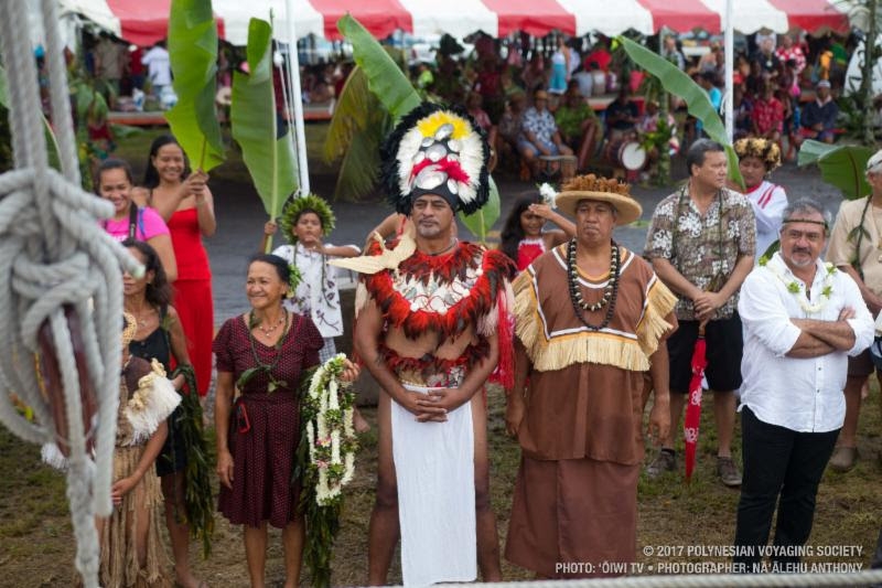Hōkūleʻa Greeted by Community of Mataiea