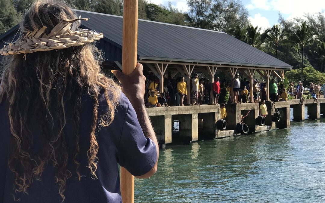 Hōkūleʻa Greeted by Hundreds During Her Hanalei Arrival