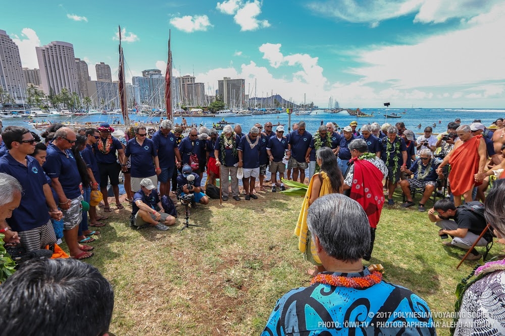 Hōkūleʻa Returns Home