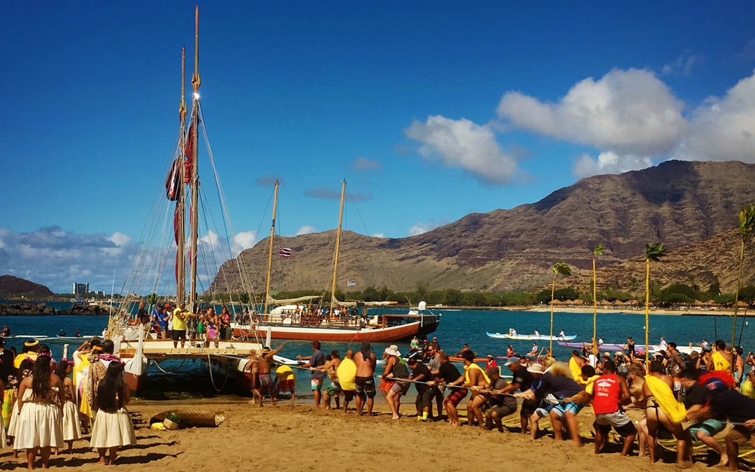Hōkūleʻa Arrives in Waiʻanae