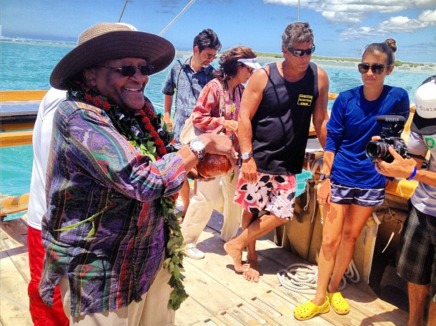 Archbishop Tutu Blesses Hōkūleʻa, Goes for a Sail